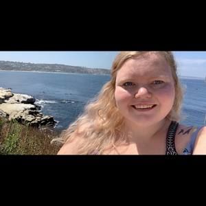 Meet your Posher, Desiree